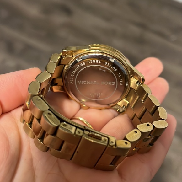 MICHAEL KORS GOLD CHRONOGRAPH WATCH UNISEX - Picture 8 of 11